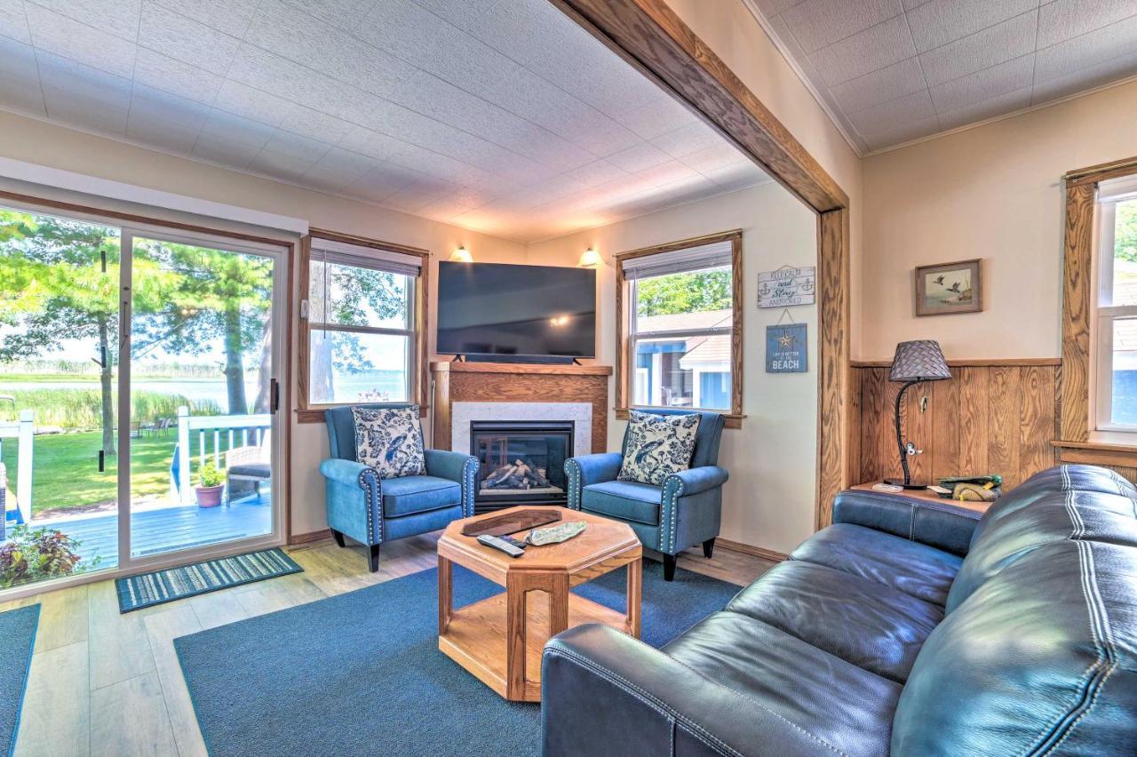 Holiday home Lakefront Getaway With Kayaks And Deck
