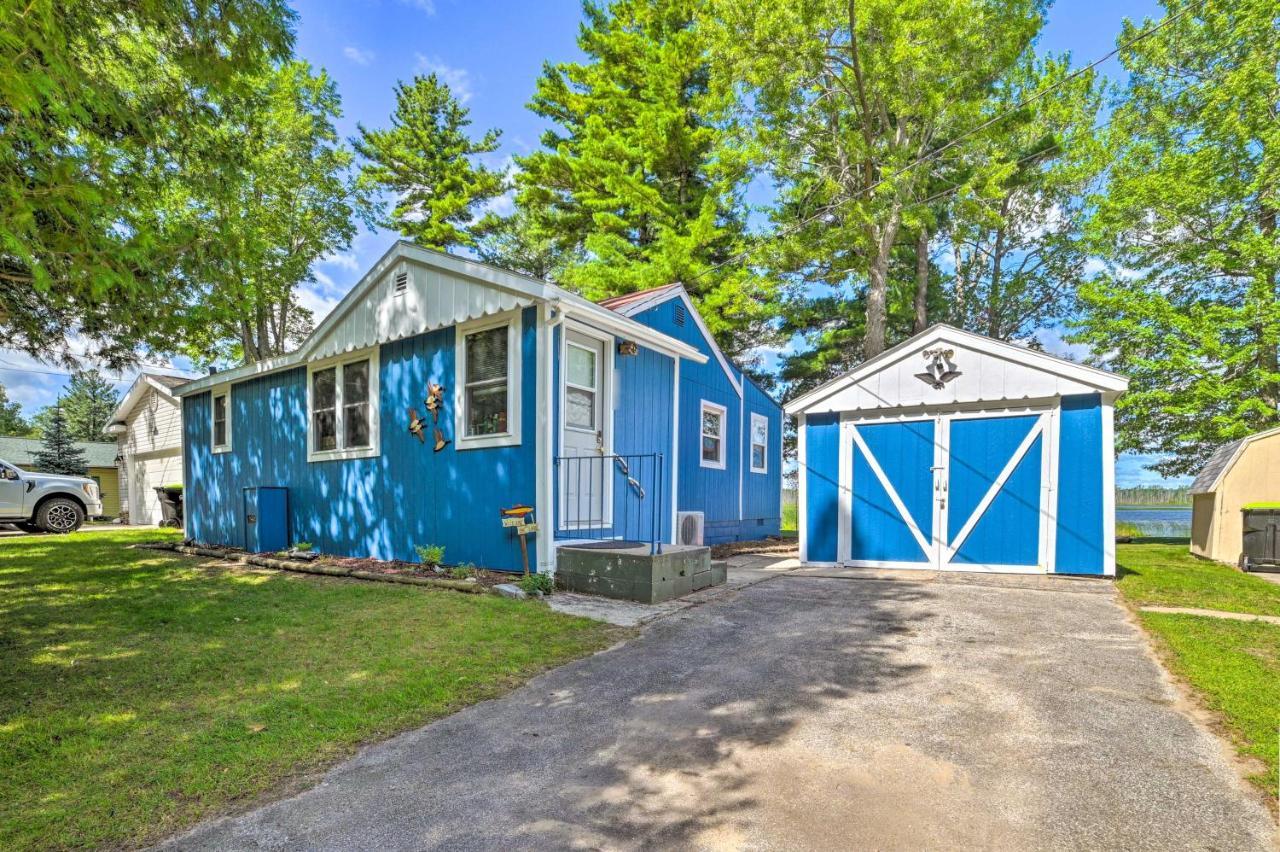 Holiday home Lakefront Getaway With Kayaks And Deck East Tawas