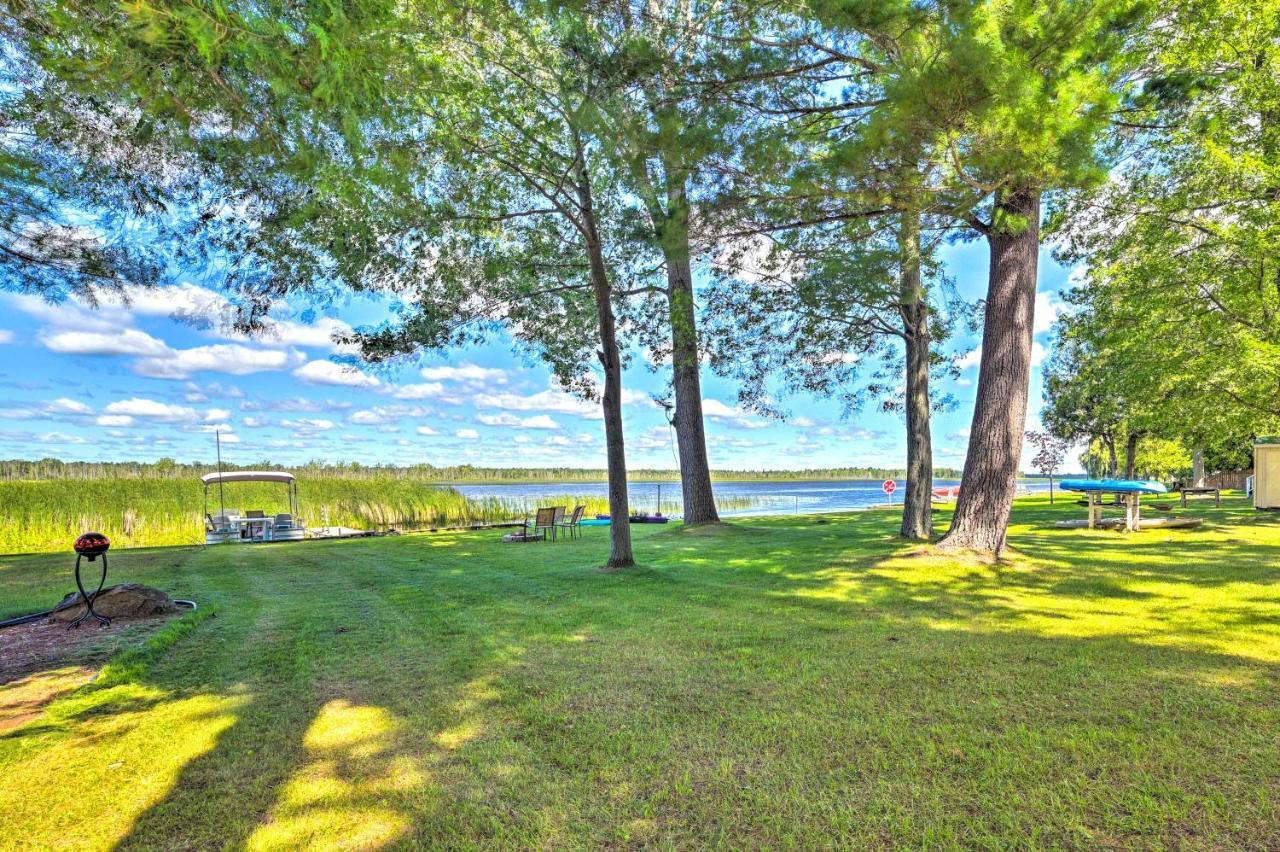 Holiday home Lakefront Getaway With Kayaks And Deck